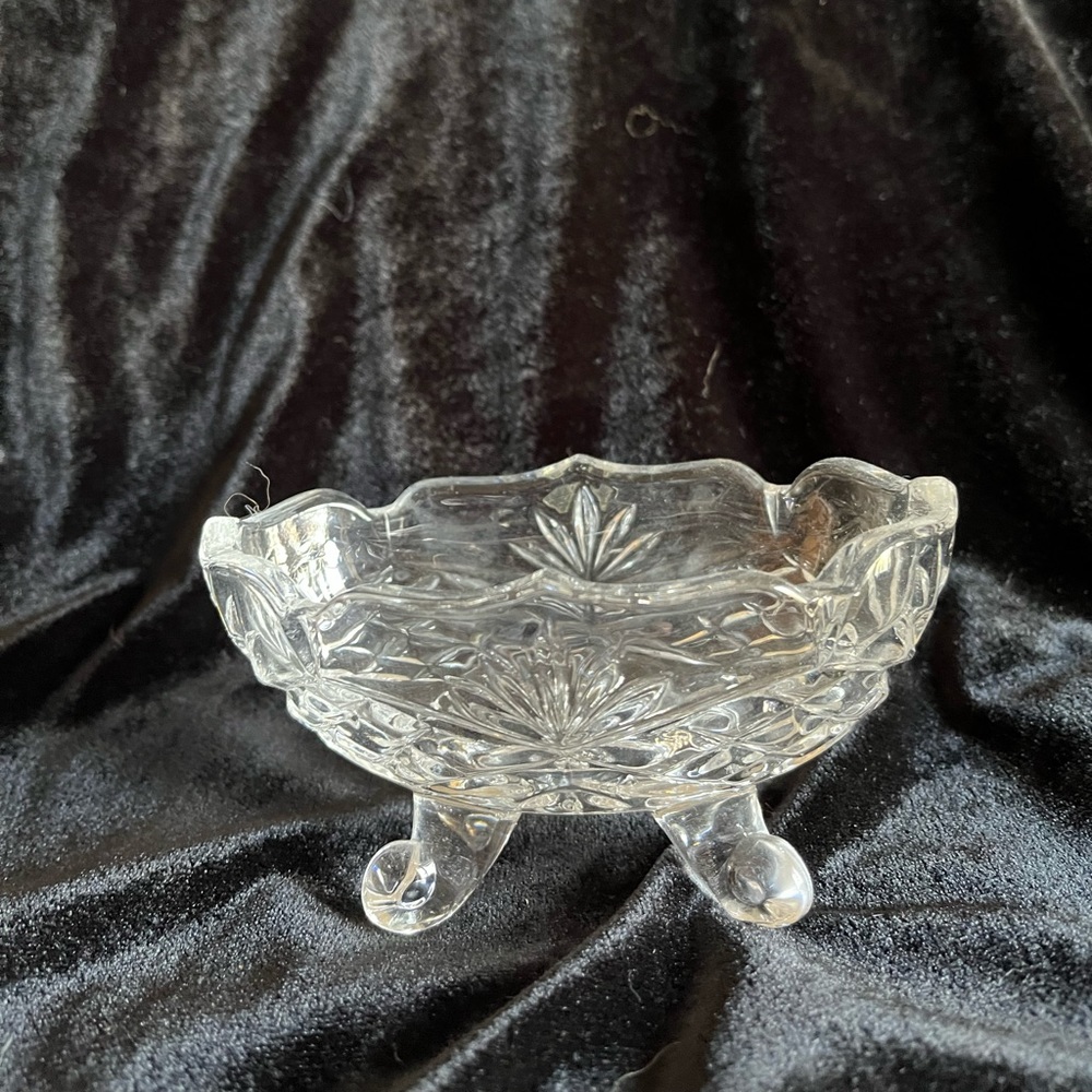 Princess House small candy dish crystal 4 toes 4 1/4 across